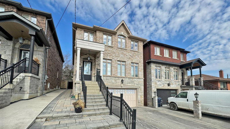 100 Falstaff Ave, Toronto, M6L 2E4 | Image 2