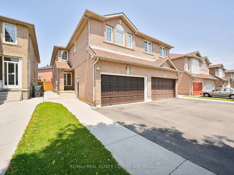 77 Tumbleweed Tr, Brampton, L6Y 4Z9 | Image 2