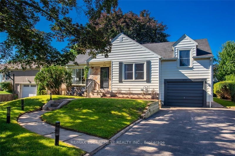 home for sale on 978 Kingsway Drive