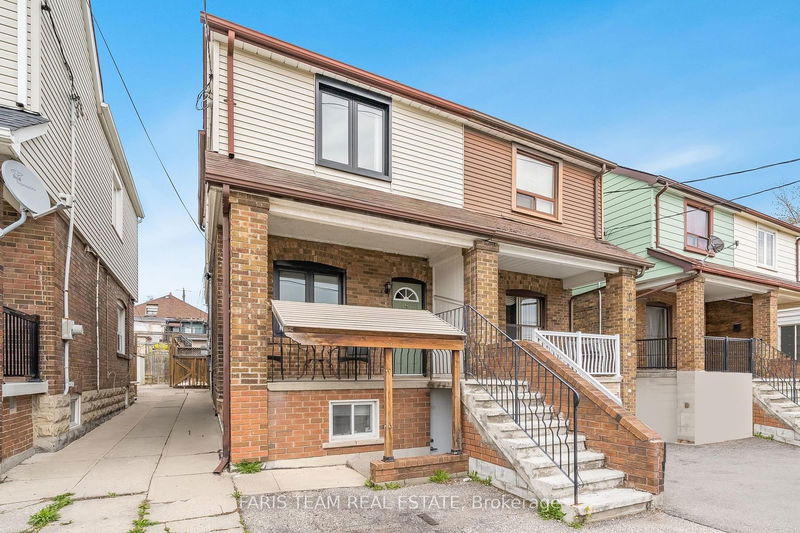 home for sale on 301 Silverthorn Avenue