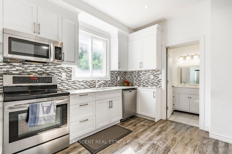 61 Buttonwood Ave  Toronto, M6M 2H9 | Image 10