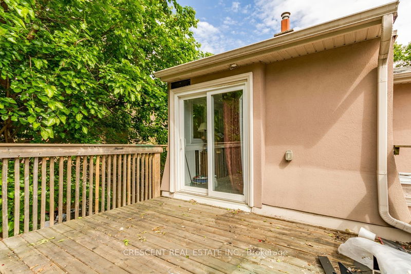 61 Buttonwood Ave  Toronto, M6M 2H9 | Image 25