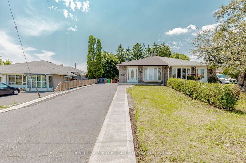 home for sale on 87 Aloma Crescent