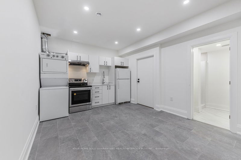 home for lease on Bsmt-975 Glencairn Avenue