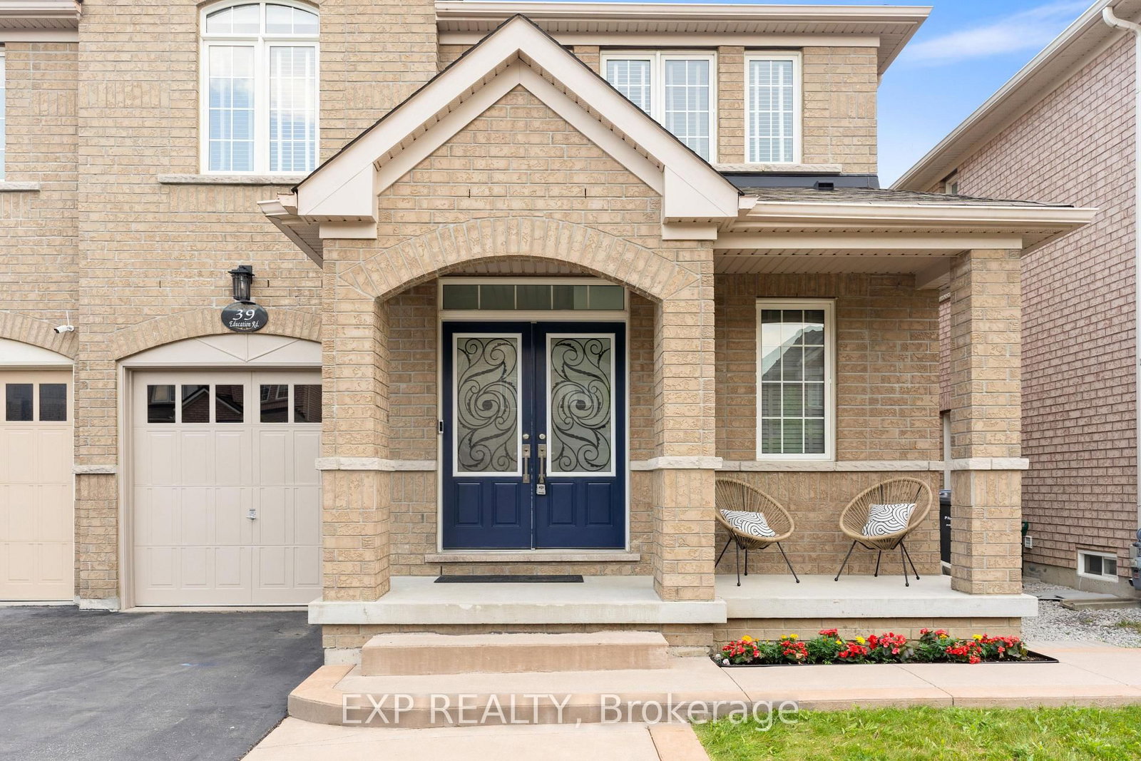 Listing photo 2