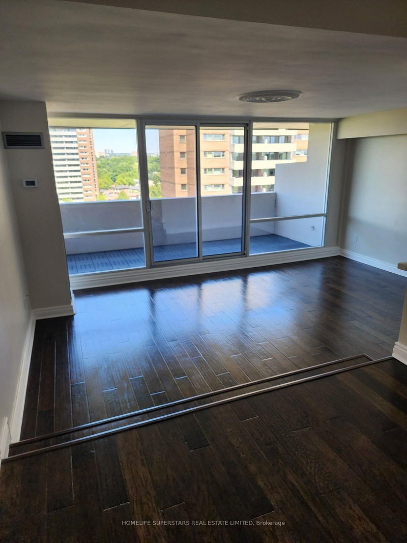 1309 - 240 Scarlett Rd, Toronto, M6N 4X4 | Image 3