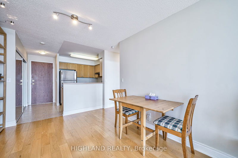  Ph 06 - 2545 Erin Centre Blvd  Mississauga, L5M 6Z9 | Image 16