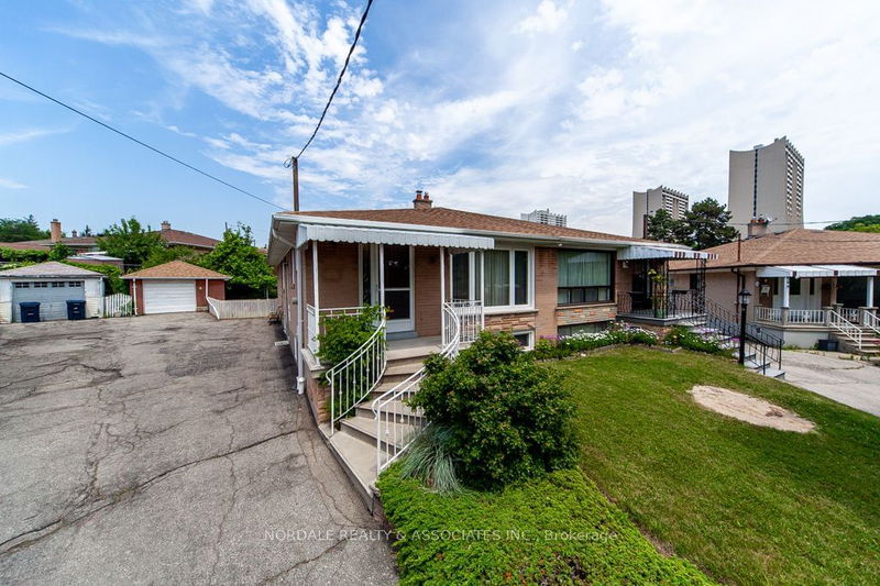 26 Rabton Crt  Toronto, M3L 1Y2 | Image 3