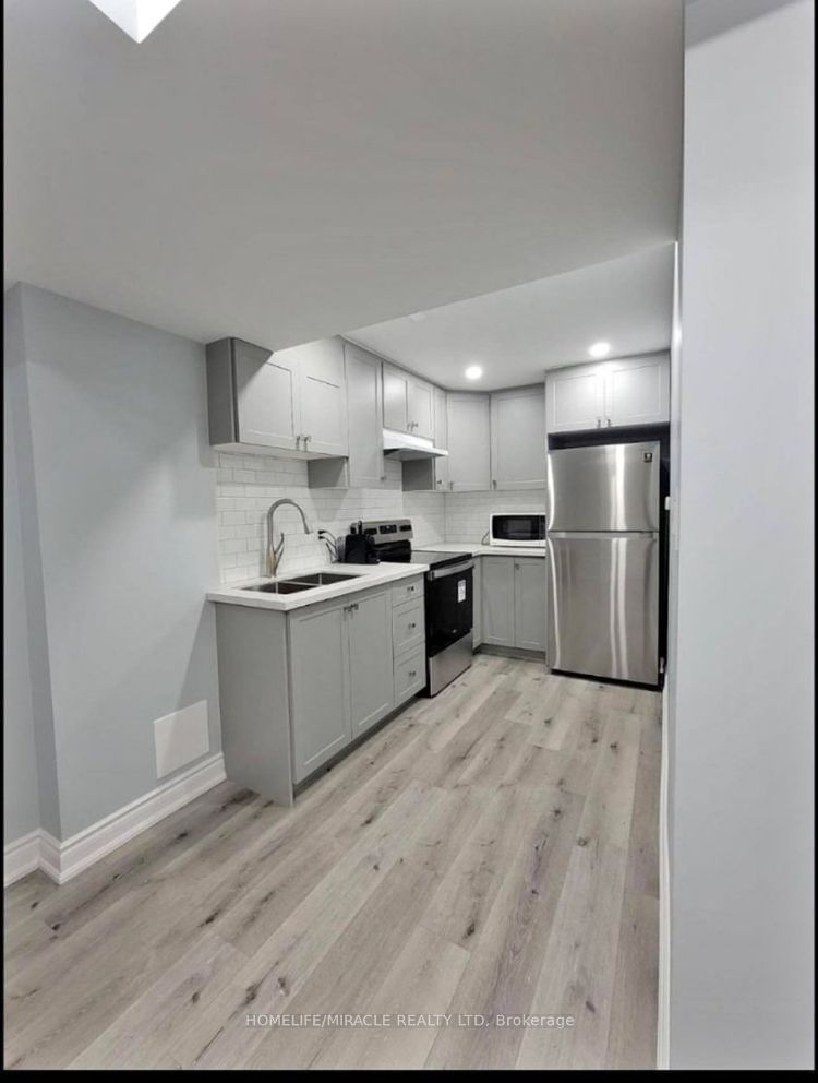 home for lease on 56 Vanderpool Crescent