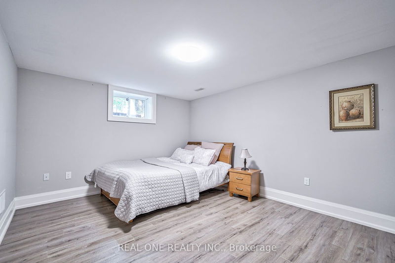 190 Maplewood Rd  Mississauga, L5G 2M6 | Image 32