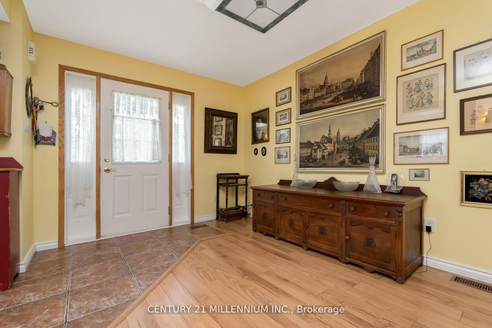 Listing Image 7