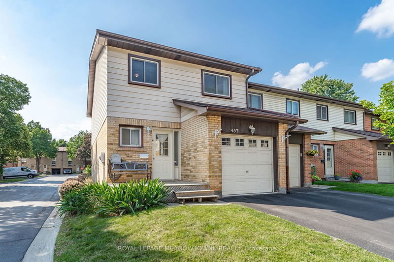 home for sale on 437 Ontario Street N