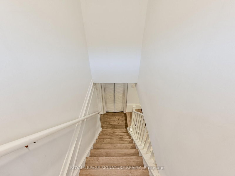 1195 Chada Ave, Mississauga, L5C 1P8 | Image 3