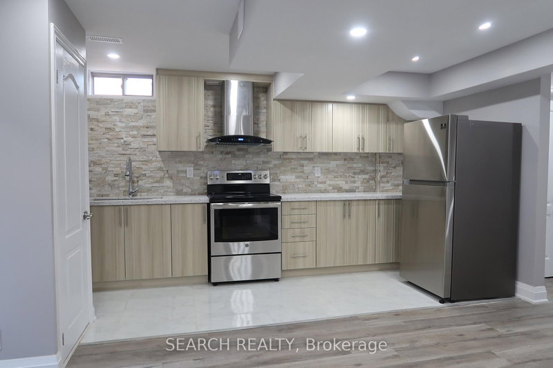 Bsmt - 8 Nightland Crt, Brampton, L6Y 5V3 | Image 2