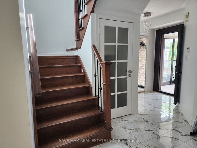 620 Madame Street