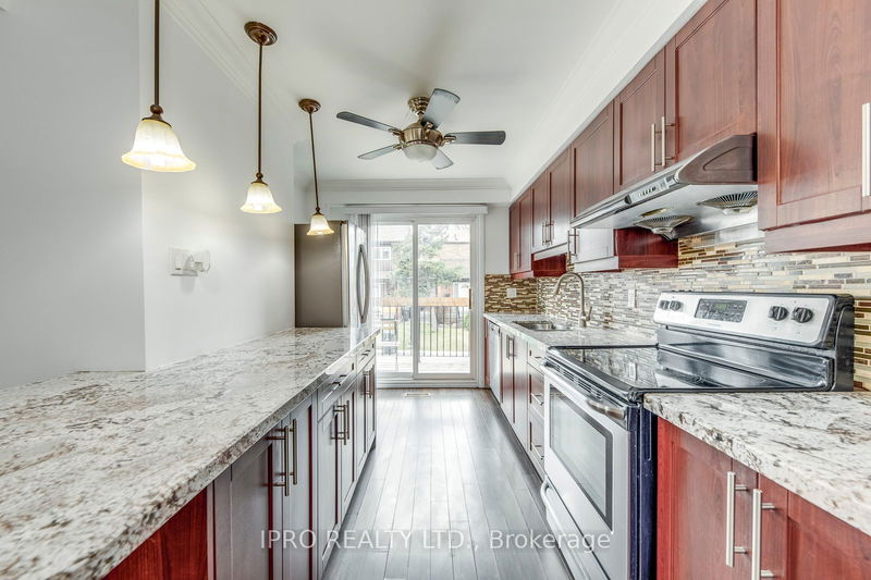 home for lease on 23-750 Burnhamthorpe Road E