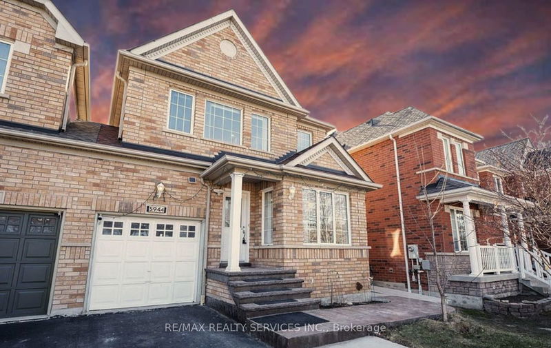home for lease on (Upper)-5944 Shelford Terrace