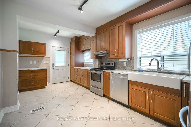 home for lease on Main-108 Armstrong Avenue