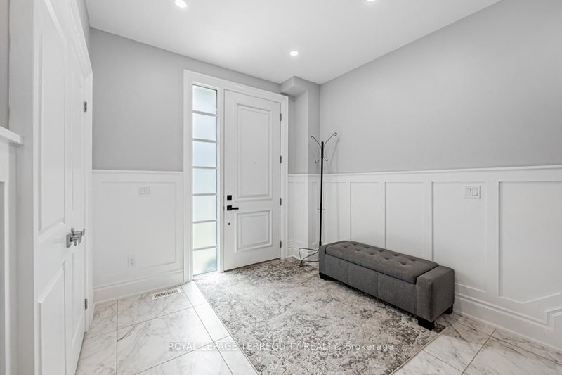 15 Old Oak Dr, Toronto, M9A 1A3 | Image 2