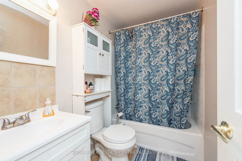 26 Hercules Crt  Brampton, L6S 1X6 | Image 11