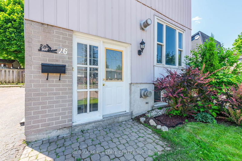 26 Hercules Crt  Brampton, L6S 1X6 | Image 4