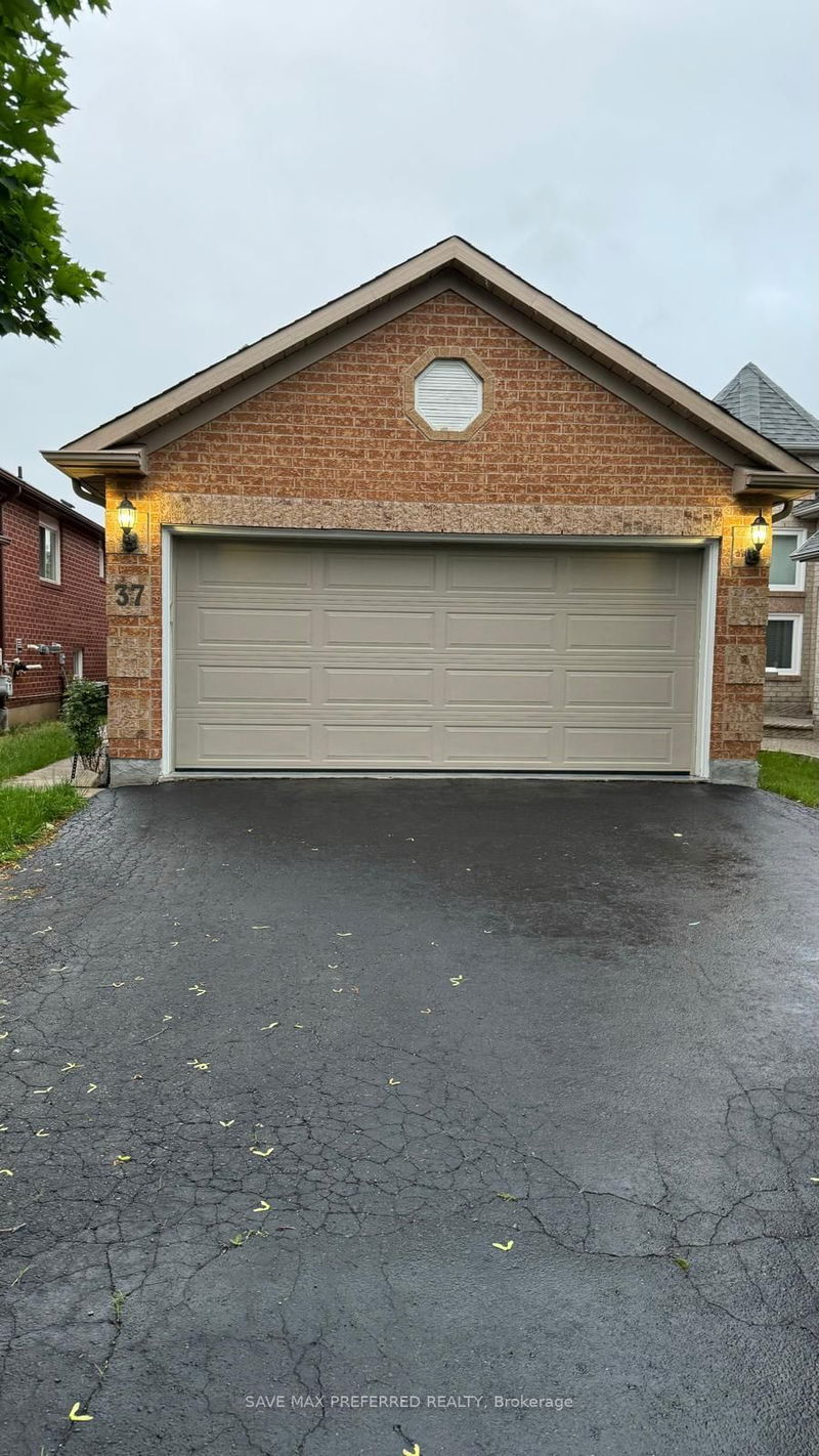 home for lease on 37 Silkwood Crescent