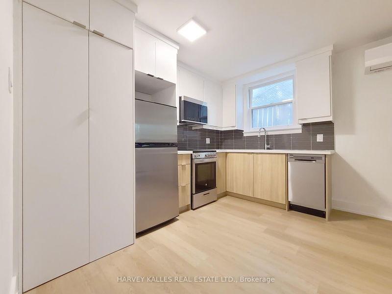 2566 Lake Shore Blvd W Toronto, M8V 1G1 | Image 2