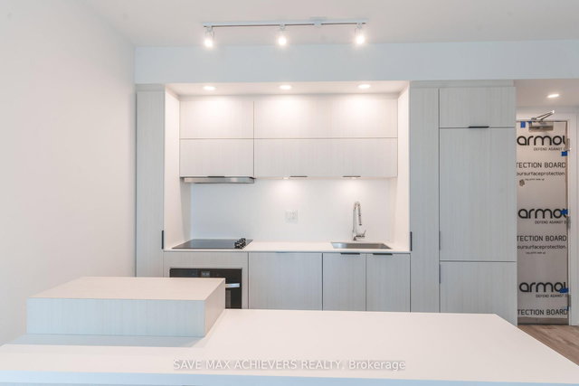 1109 - 370 Martha Street