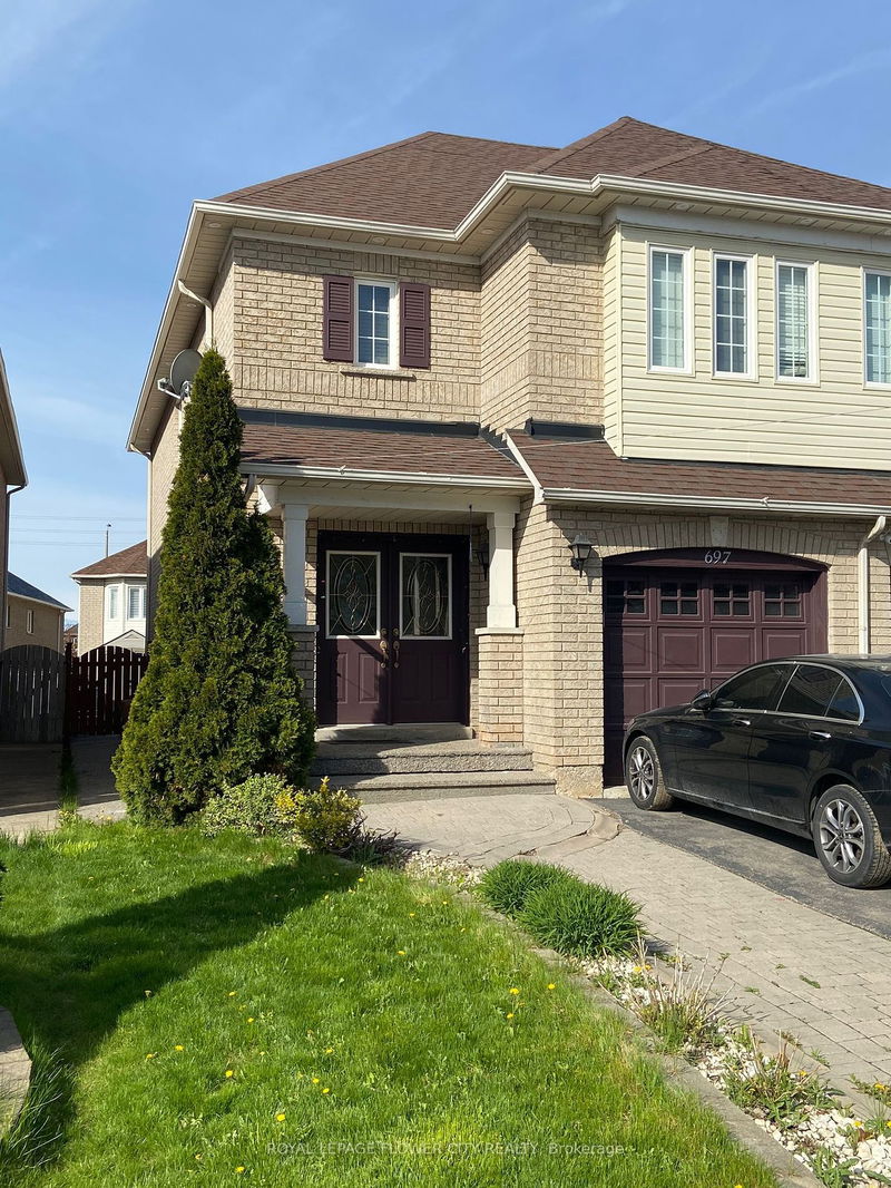 697 Dolly Bird Lane  Mississauga, L5W 1H1 | Image 1