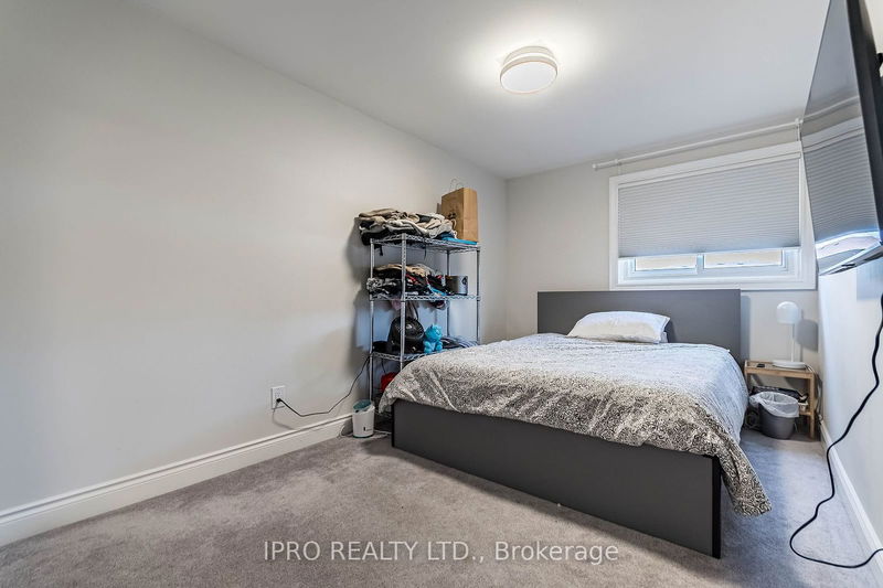 67 Sarah Lane  Oakville, L6L 3V2 | Image 13