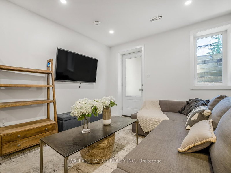 LOWER - 193 Perth Ave, Toronto, M6P 3X7 | Image 3