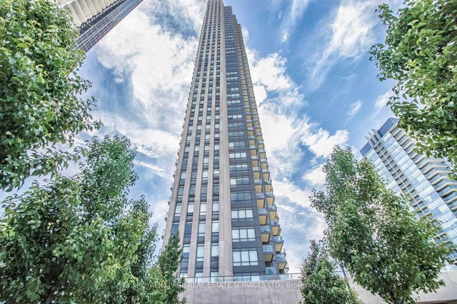 2004 - 36 Park Lawn Road
