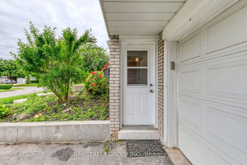 home for lease on 4351 Dublin Cres Crescent