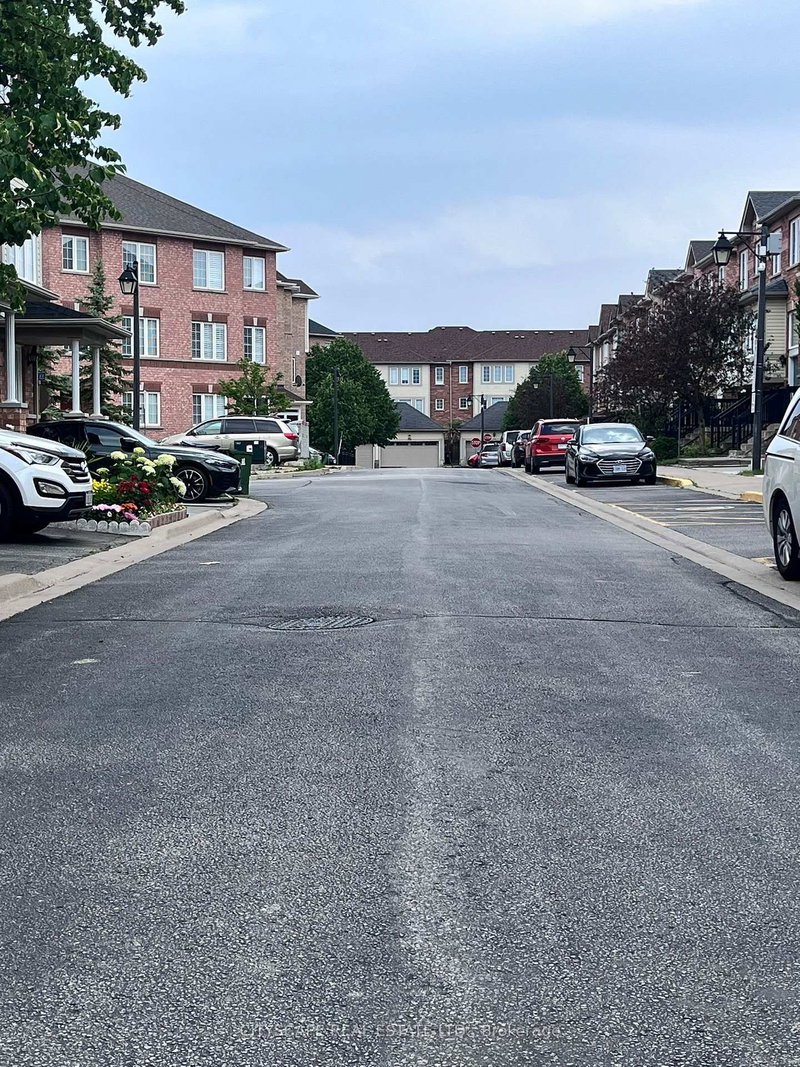 27 Frost King Lane, Toronto, M9W 0A5 | Image 2