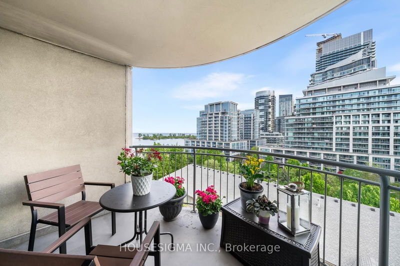 home for sale on 908-2111 Lake Shore Boulevard W