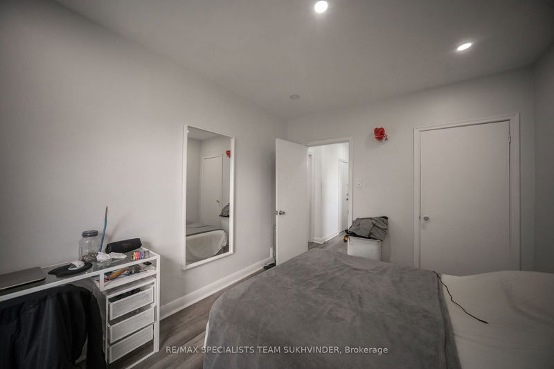 19 Buttonwood Ave  Toronto, M6M 2H9 | Image 21