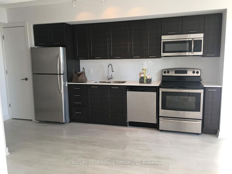 home for lease on 1110-2220 Lakeshore Boulevard W