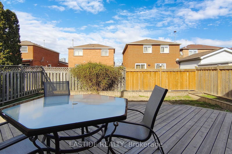 3517 Copernicus Dr  Mississauga, L5B 3K6 | Image 23