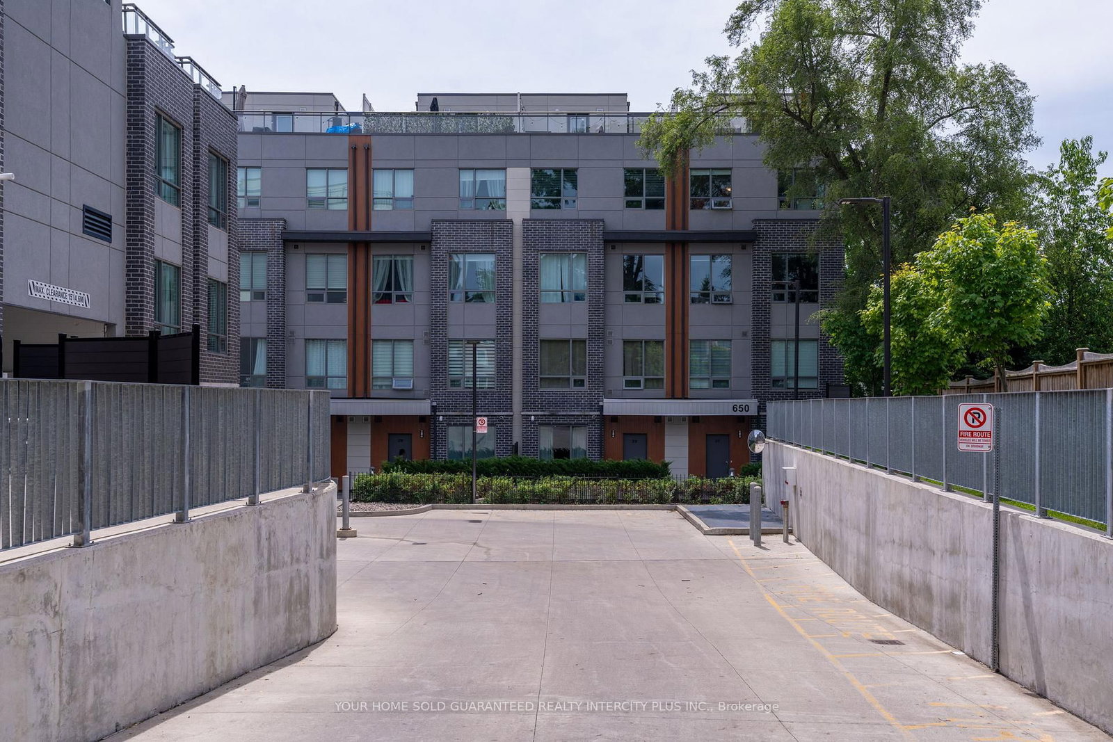 Listing Image 4