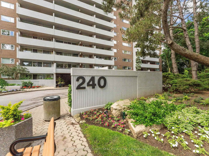 1504 - 240 Scarlett Rd, Toronto, M6N 4X4 | Image 3