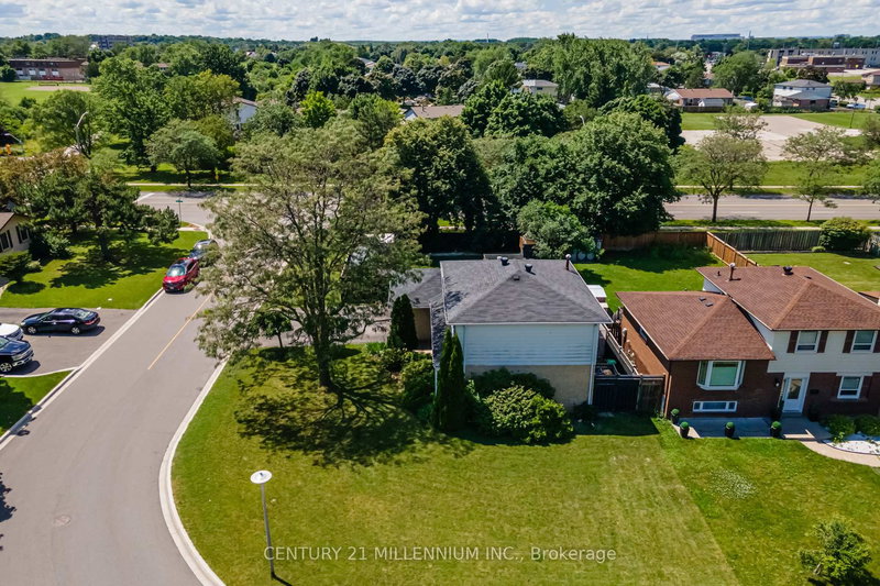 1 Esplanade Rd, Brampton, L6T 2C6 | Image 2