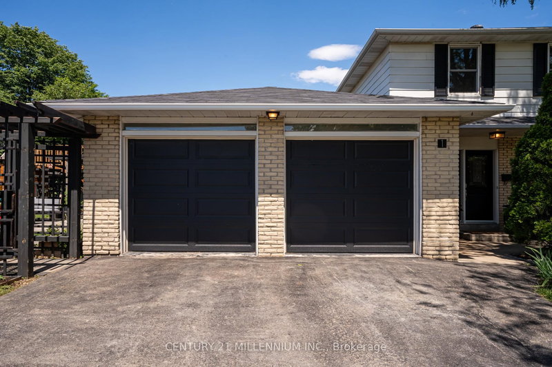 1 Esplanade Rd, Brampton, L6T 2C6 | Image 3