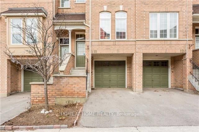 home for lease on 118-50 Strathaven Drive
