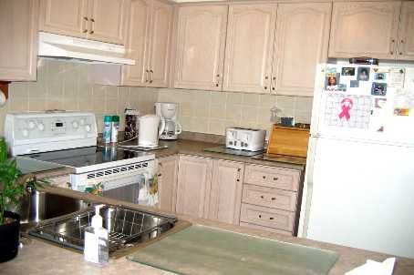 126 Edenbrook Hill Dr, Brampton, L7A2R2 | Image 2