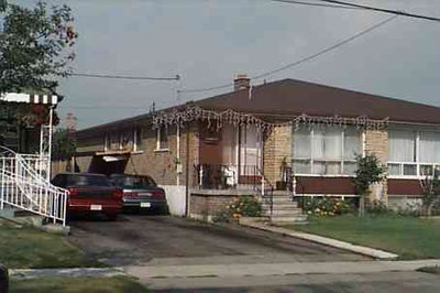 Semi-Detached House sold at 34 Goldsboro Road, Toronto, Ontario, M9L1A7 - Humber Summit - MLS: W886986