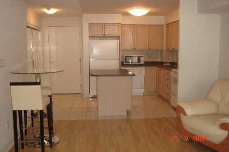 1005 - 3880 Duke Of York Blvd, Mississauga, L5B4M7 | Image 3