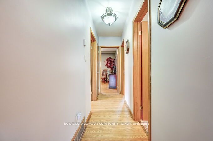 43 Starview Dr  Toronto, M9M 1K7 | Image 17