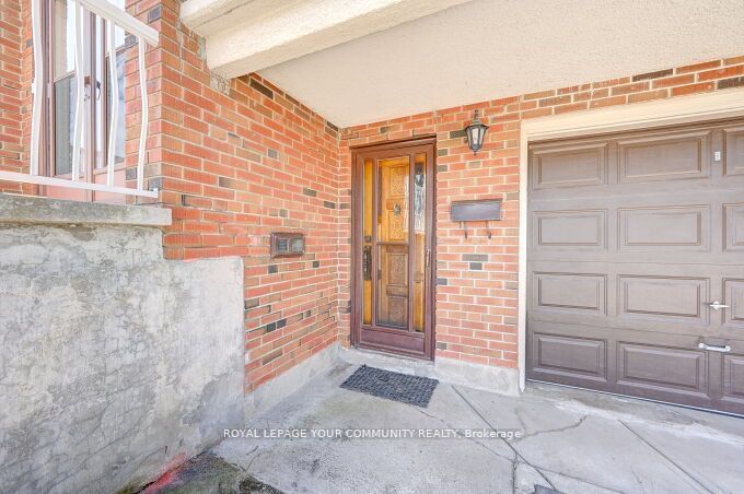 43 Starview Dr  Toronto, M9M 1K7 | Image 4