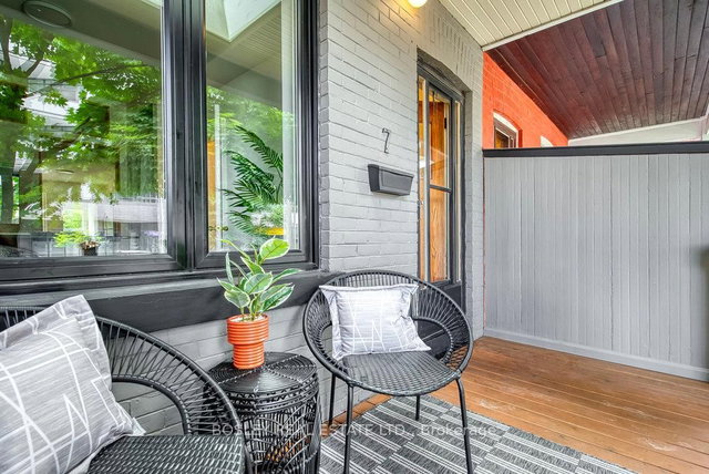 7 Howard Park Avenue