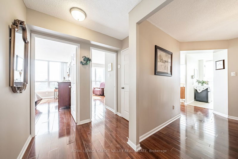  401 - 12 Laurelcrest St  Brampton, L6S 5Y4 | Image 3